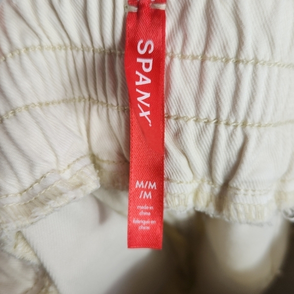 Spanx Stretch Twill Cargo Jogger Pants in Parchment Cream Medium (6-8) - Picture 9 of 10